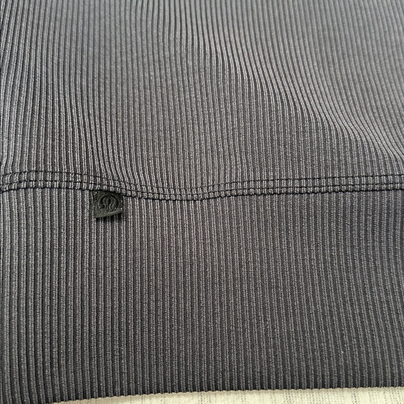 Lululemon Cropped Sweatshirt - Picture 4 of 6